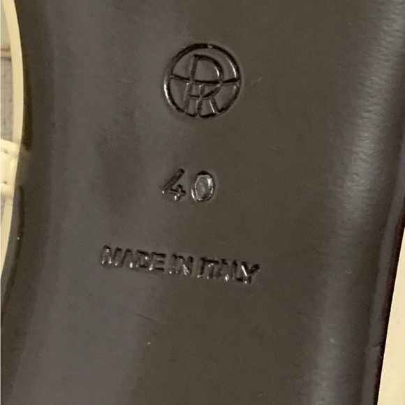 The Row Graphic Thong Kitten Heel in Leather Sandals Size 40 - Picture 14 of 15